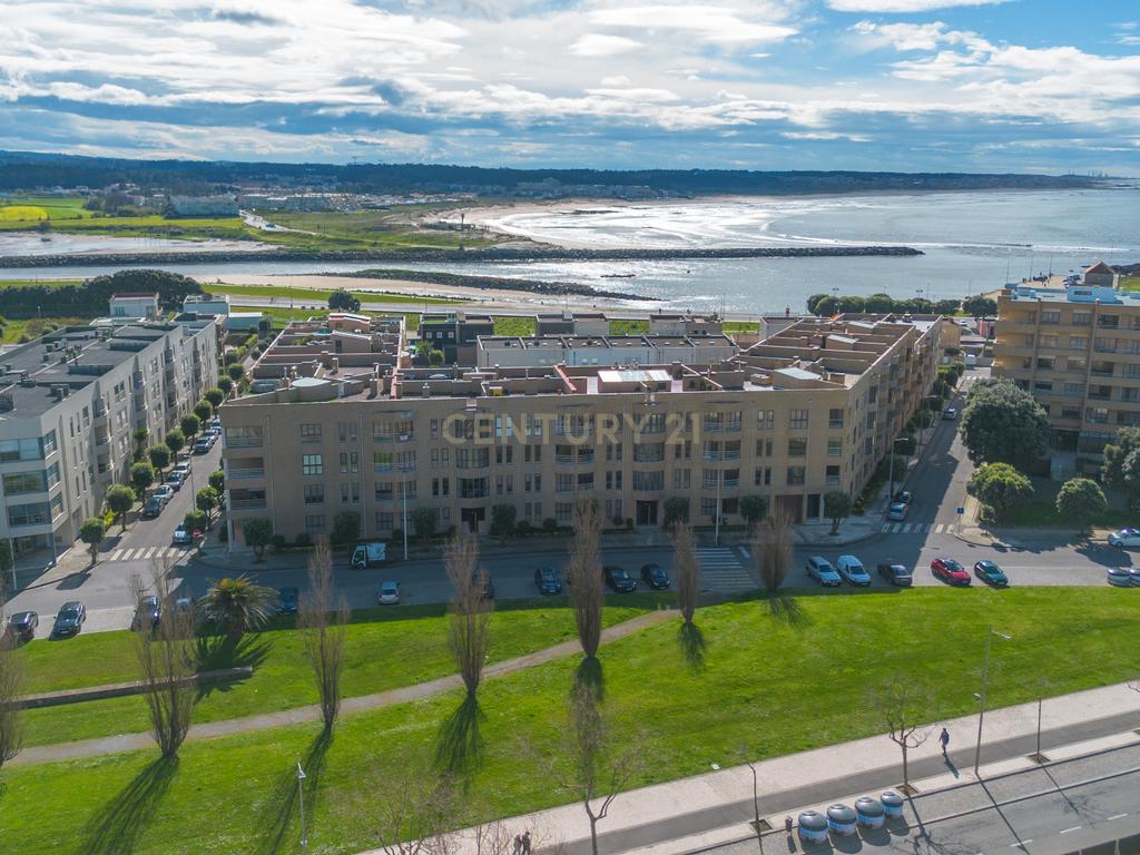T2  com terraço vista mar em Vila do Conde - Image 29