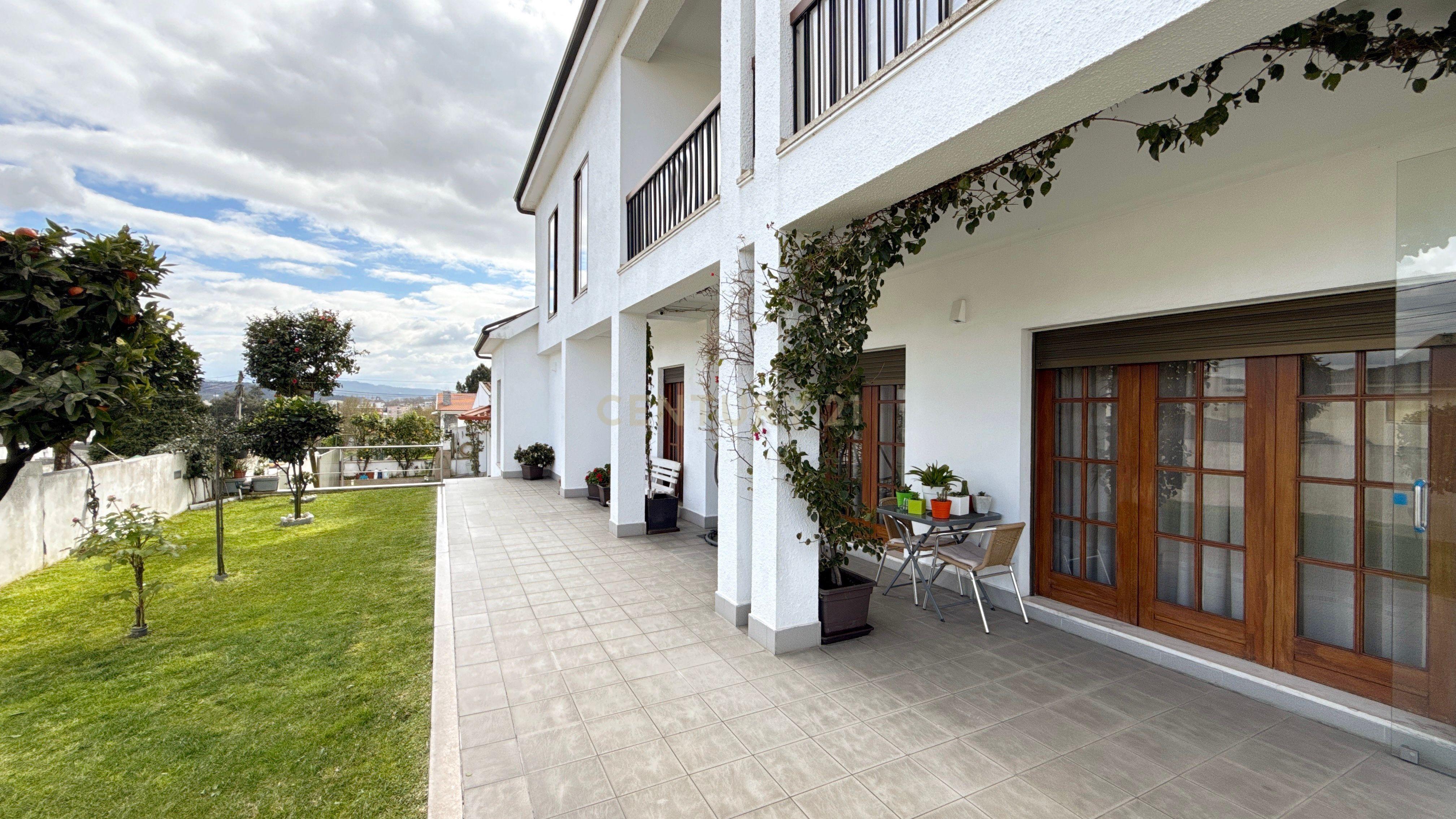 Andar Moradia com Jardim em Paredes – Urbanização da Mó - Image 1