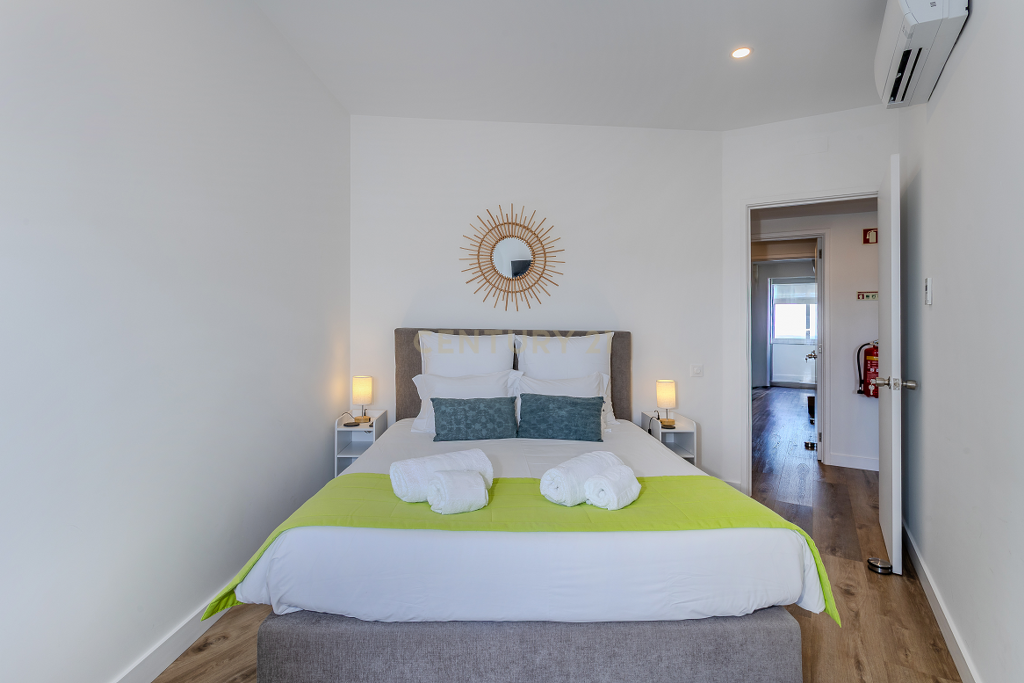 Penthouse T3 de Luxo no 20.º e Último Piso | Vista Mar Única sobre Ponta Delgada - Image 11