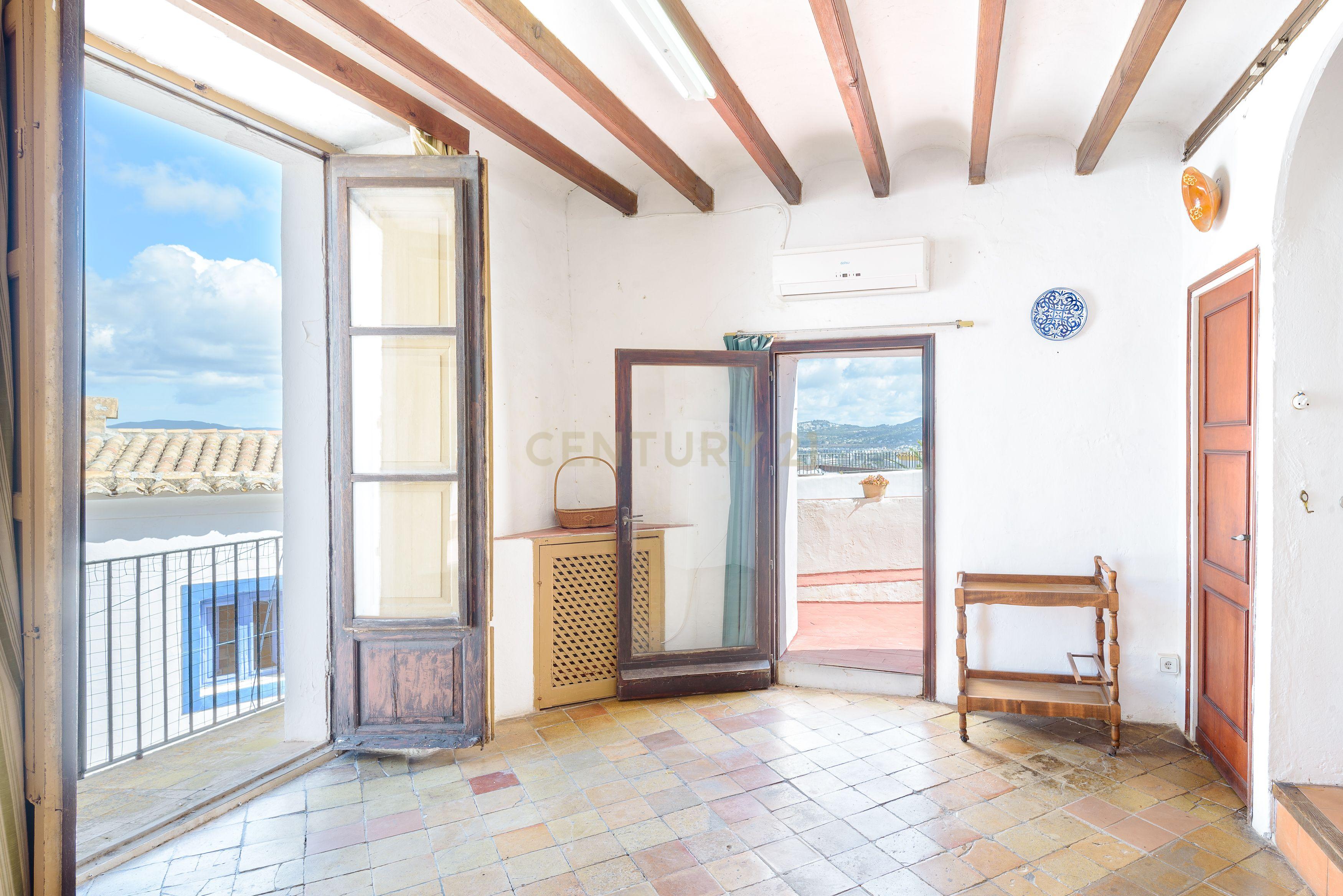 À venda: Casa histórica com grande potencial em Dalt Vila – Ibiza - Image 5