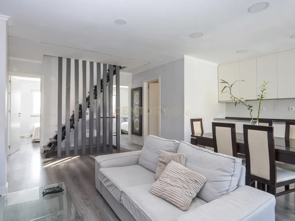 Apartamento T3 mais sótao, num 1 andar em Amora - Seixal - Image 22