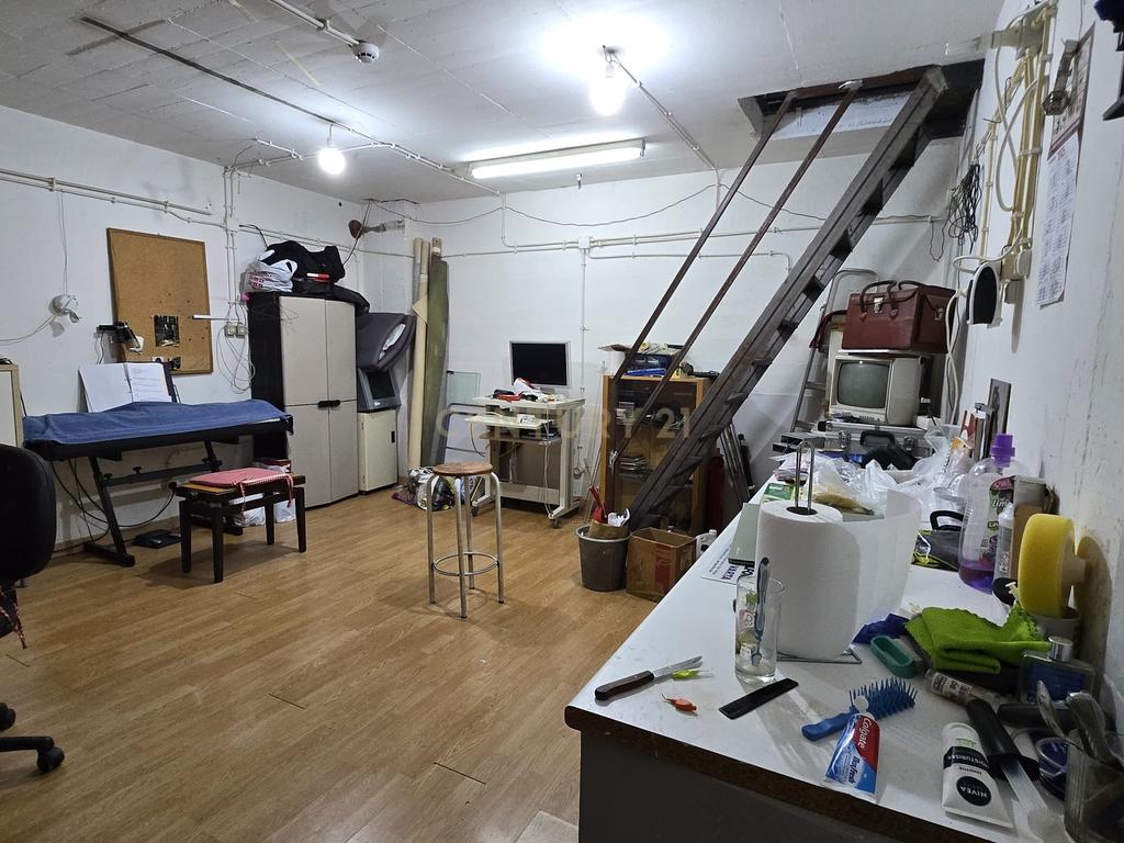 Loja com 48m² no Shopping Cacém – Oportunidade Versátil de Negócio - Image 8