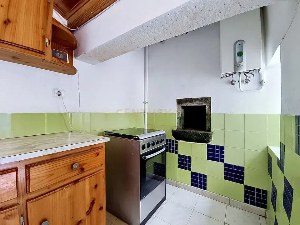 Fotografia 12 de Moradia T1+1 Renovada com Potencial de Investimento – Lomba da Fazenda, Nordeste