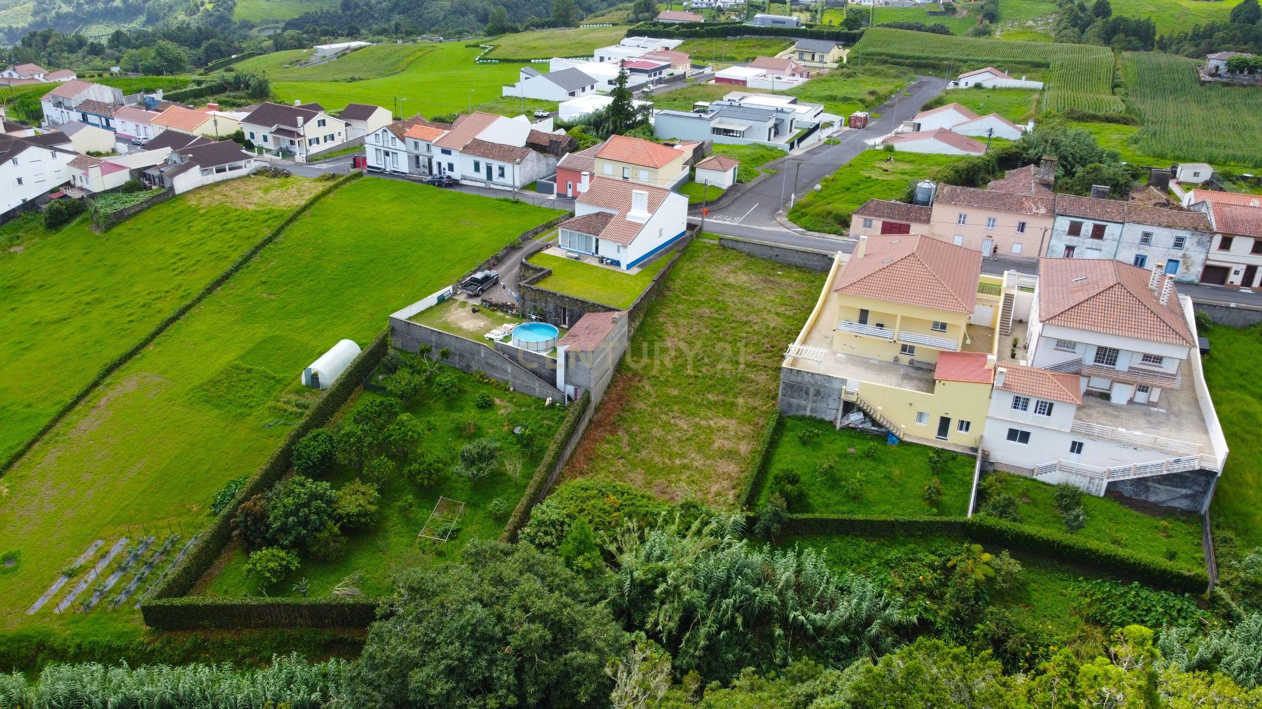Fotografia 5 de Lote para Construção com vista para a montanha.