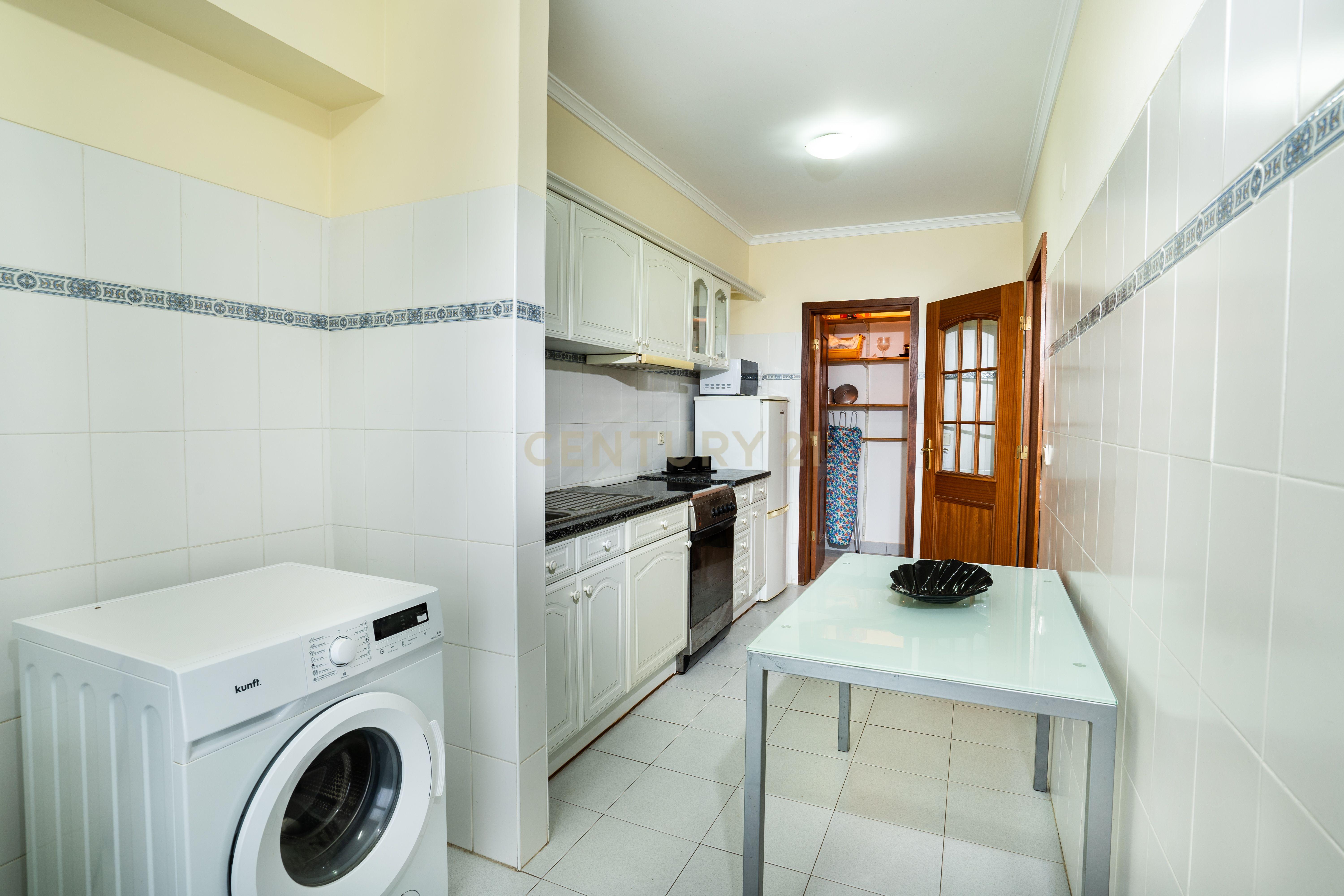 Fotografia 10 de Apartamento T2 no Caniço de Baixo — Vista Mar, Conforto e Qualidade de Vida