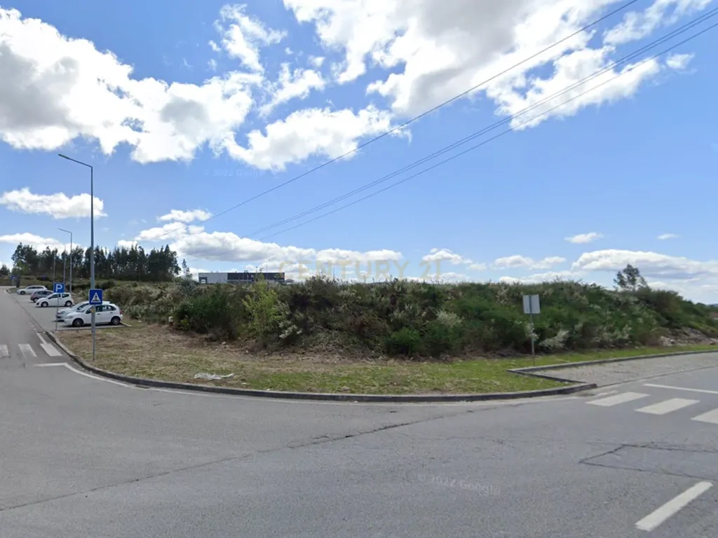 Terreno industrial de grandes dimensões, com 7 069m2, no Polo 6, em Freamunde, Paços de Ferreira - Image 11