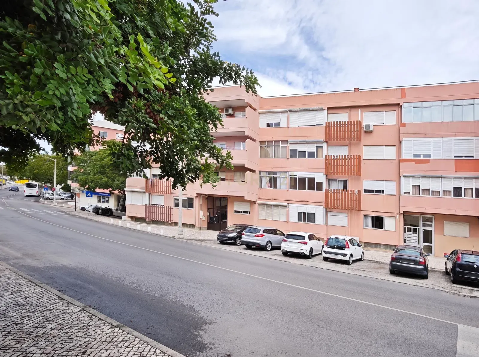 Fantástico T3 com garagem na Amora