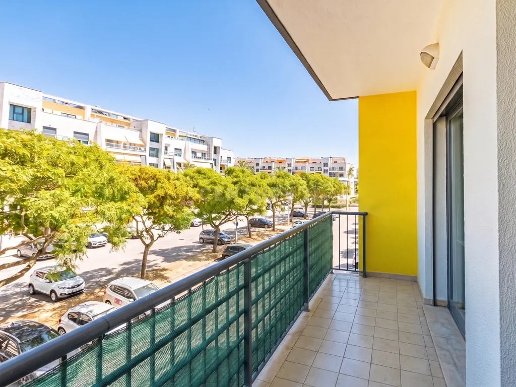 Apartamento T3 com Parqueamento e Arrecadação | Montijo - Image 9