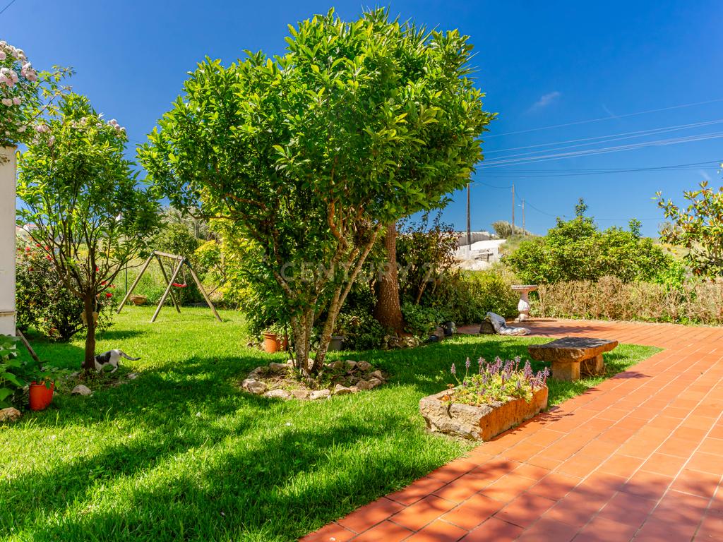 Espetacular Moradia T4 em Mafra com Jardim e Terraço - Image 53