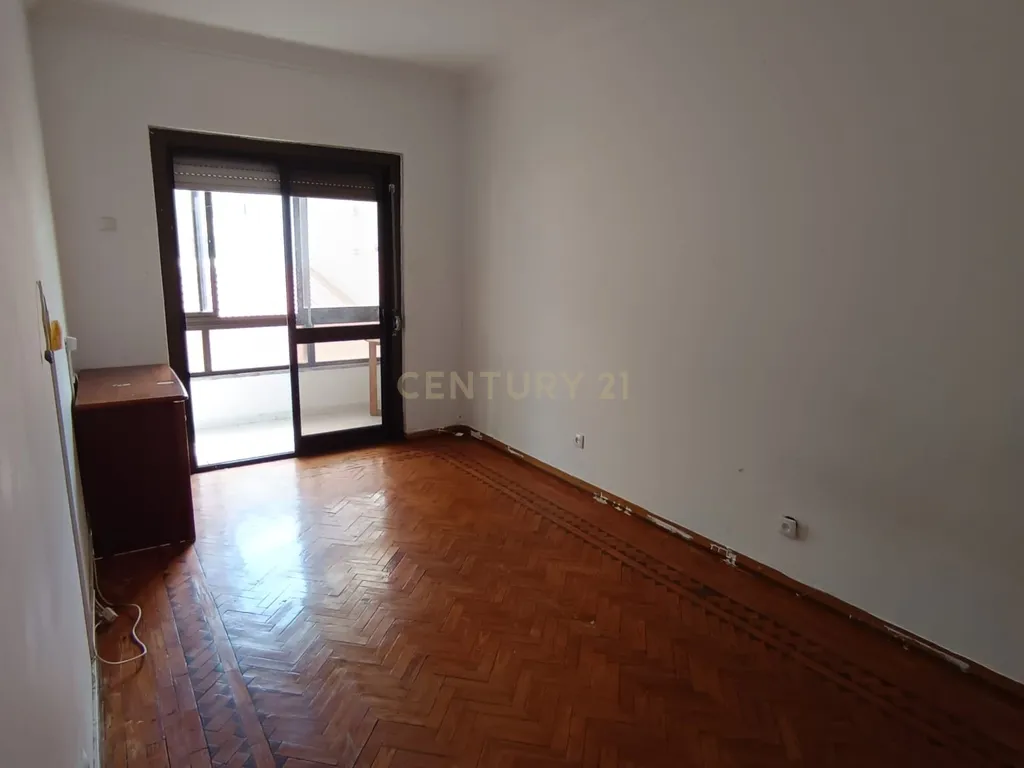 Apartamento de 4 Assoalhadas - Cova da Piedade - União Piedense - Image 10
