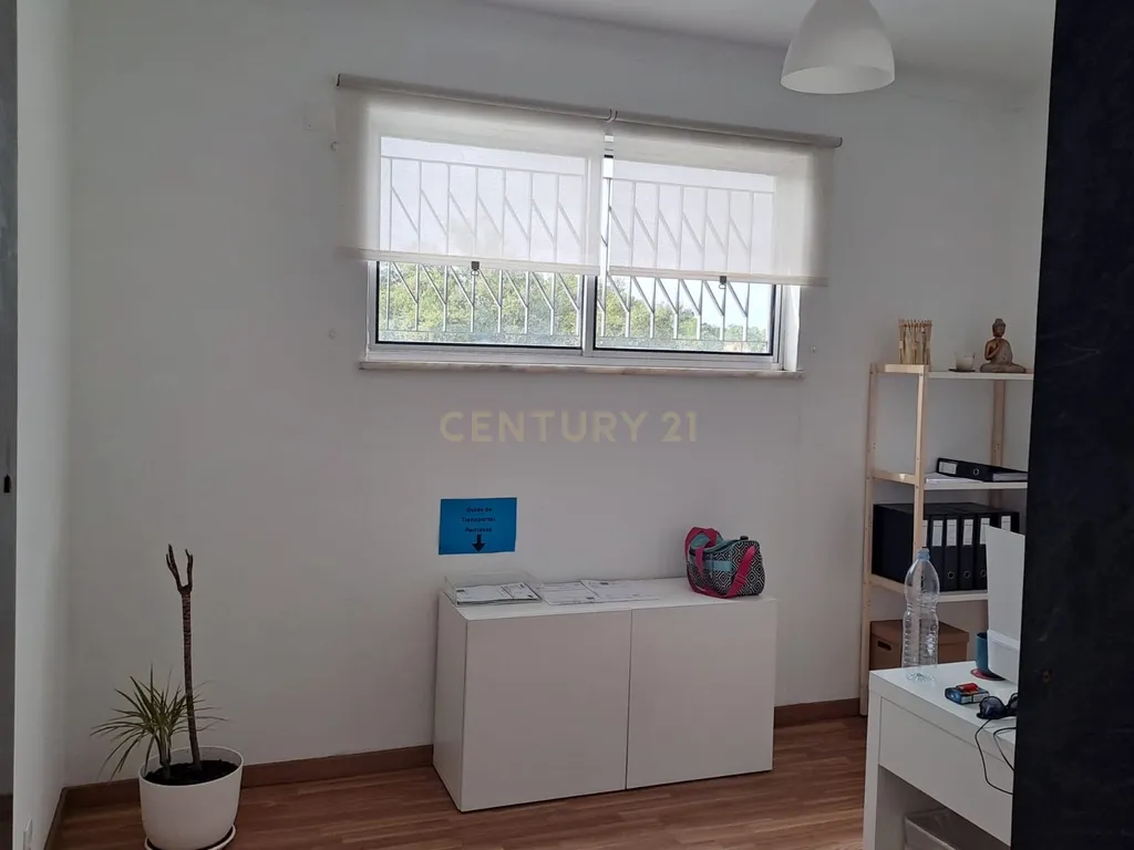 Escritórios para Empresas | 274 m² | 6 Salas | Zona Industrial de Palmela - Image 7