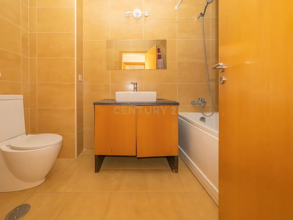 Apartamento T3 com Duas Varandas, Garagem Box e Lugar de estacionamento na Vila Serena, Pinhal Novo - Image 21