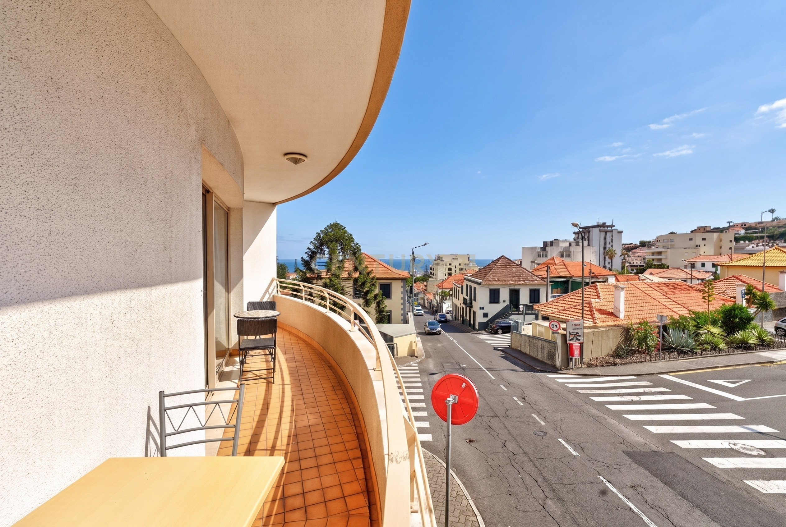 Fotografia 4 de Apartamento T2 na Rua do Til – Conforto e Comodidade no Coração do Funchal
