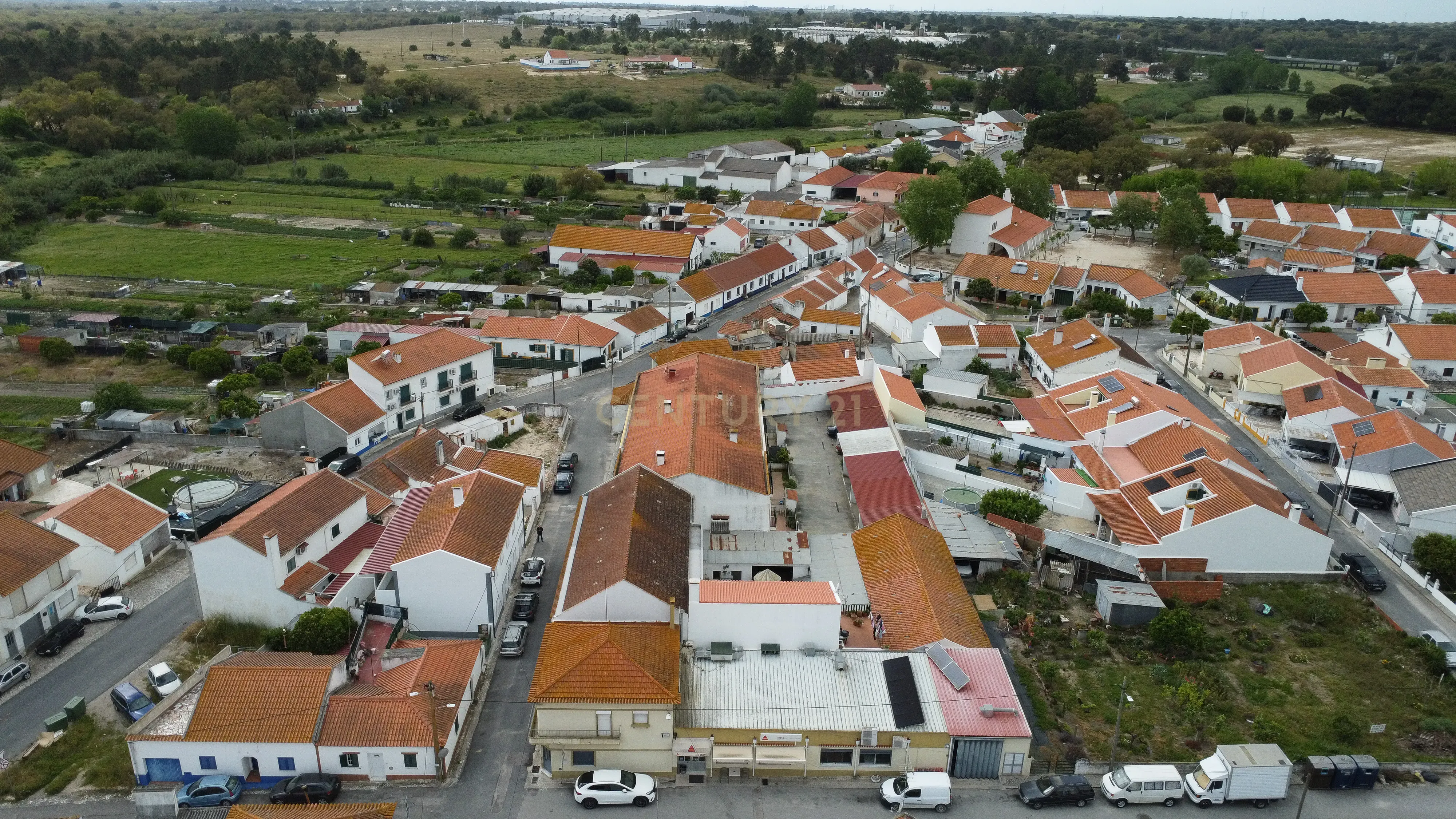 Oportunidade Única loft por 100.000€ a 15 minutos de Setúbal - Image 37