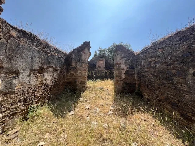 Herdade com 59,225 ha , 687m2 urbano, nascente de água, em Colos, Odemira - Image 52
