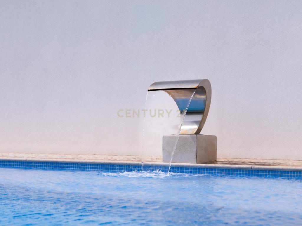 Propriedade com três habitações, piscina aquecida e sauna, num terreno de 10.000 m² - Image 109