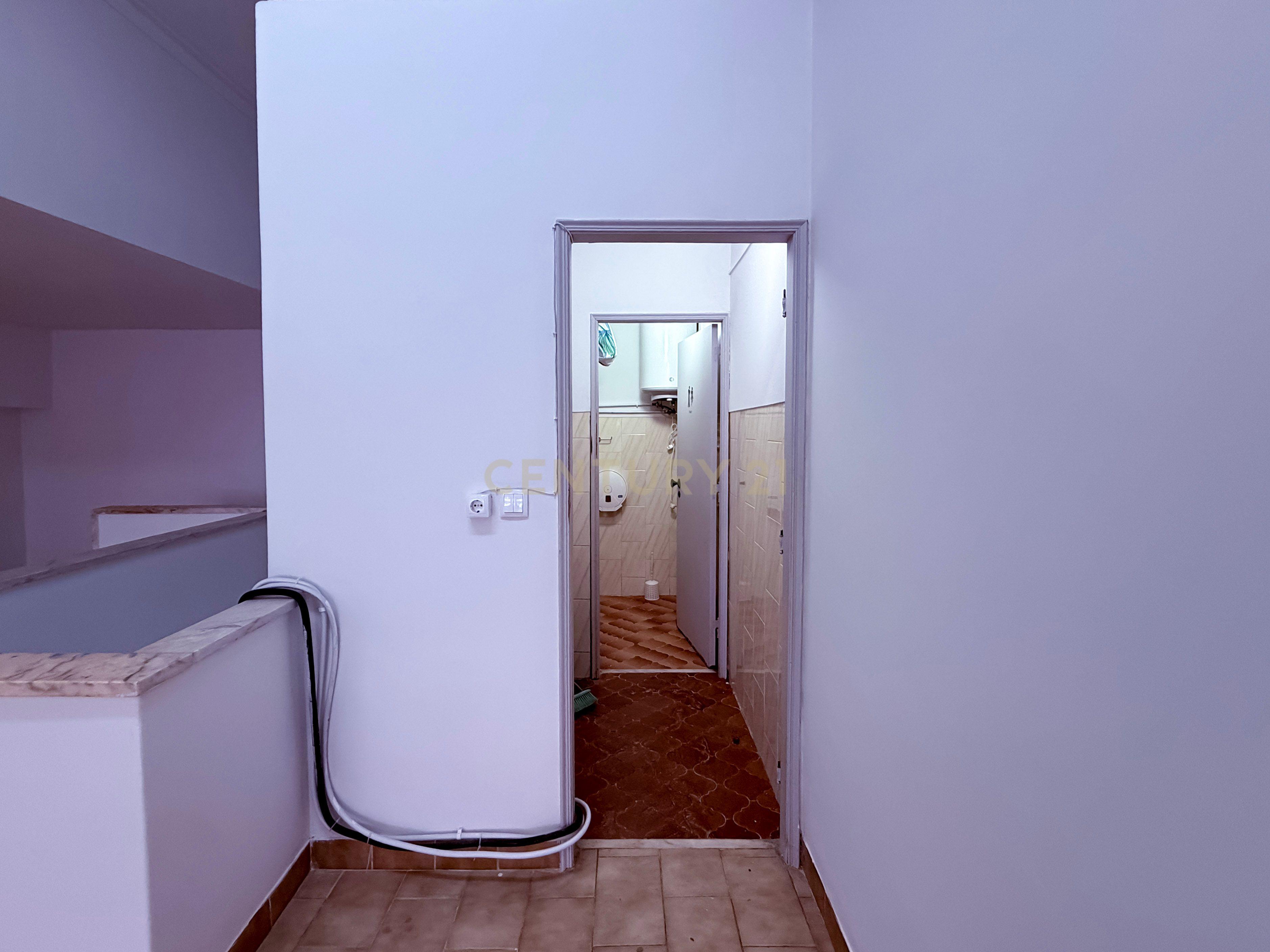 Fotografia 9 de Loja no Casal de São Brás, Amadora - 170m² por 1100€
