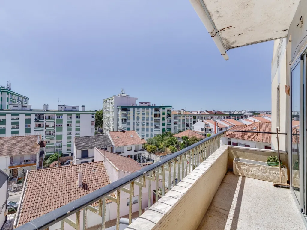 Apartamento T3 em Corroios com Varanda - Image 18