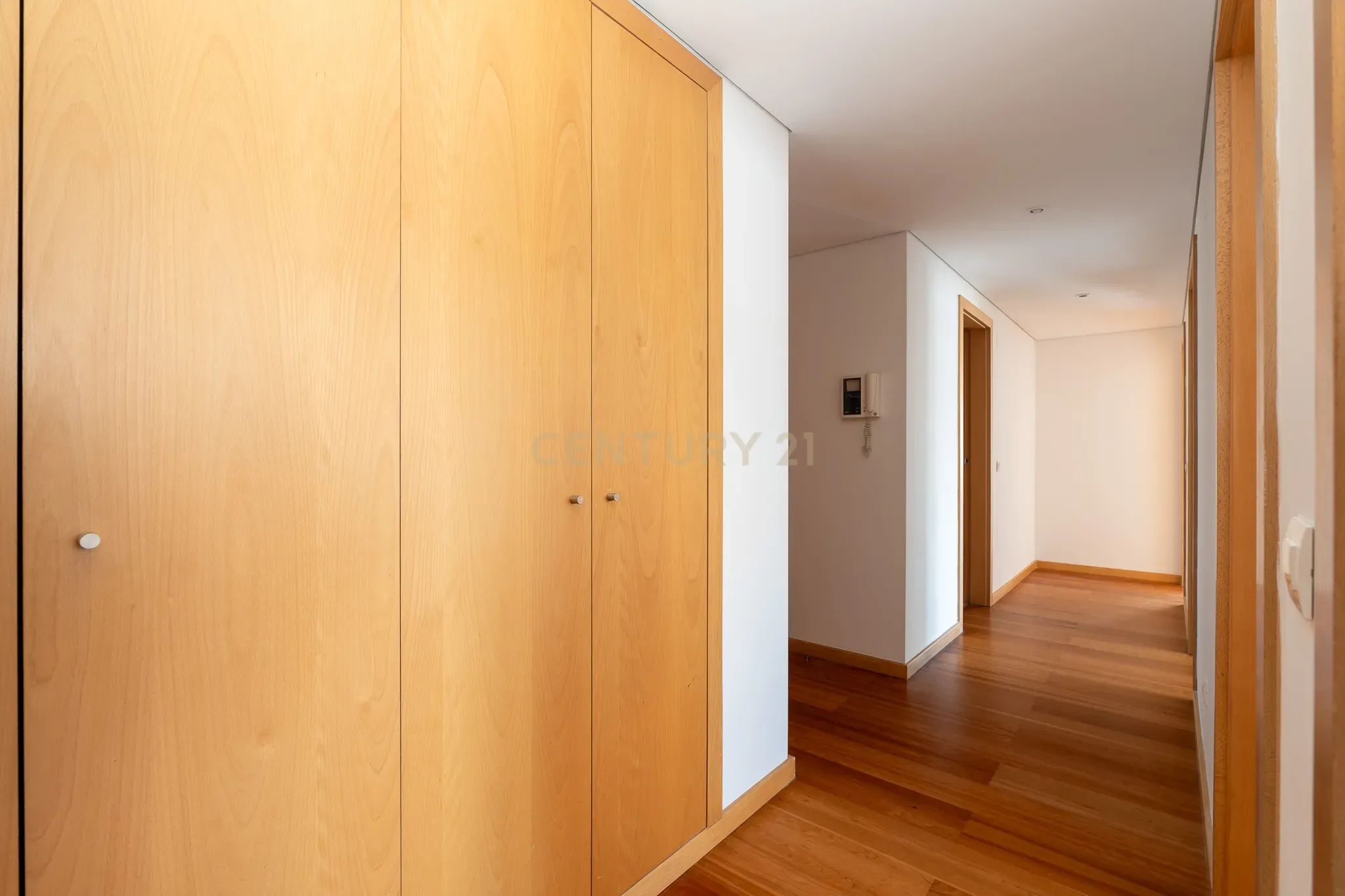 Excelente Apartamento T2 em Braço de Prata - Image 10