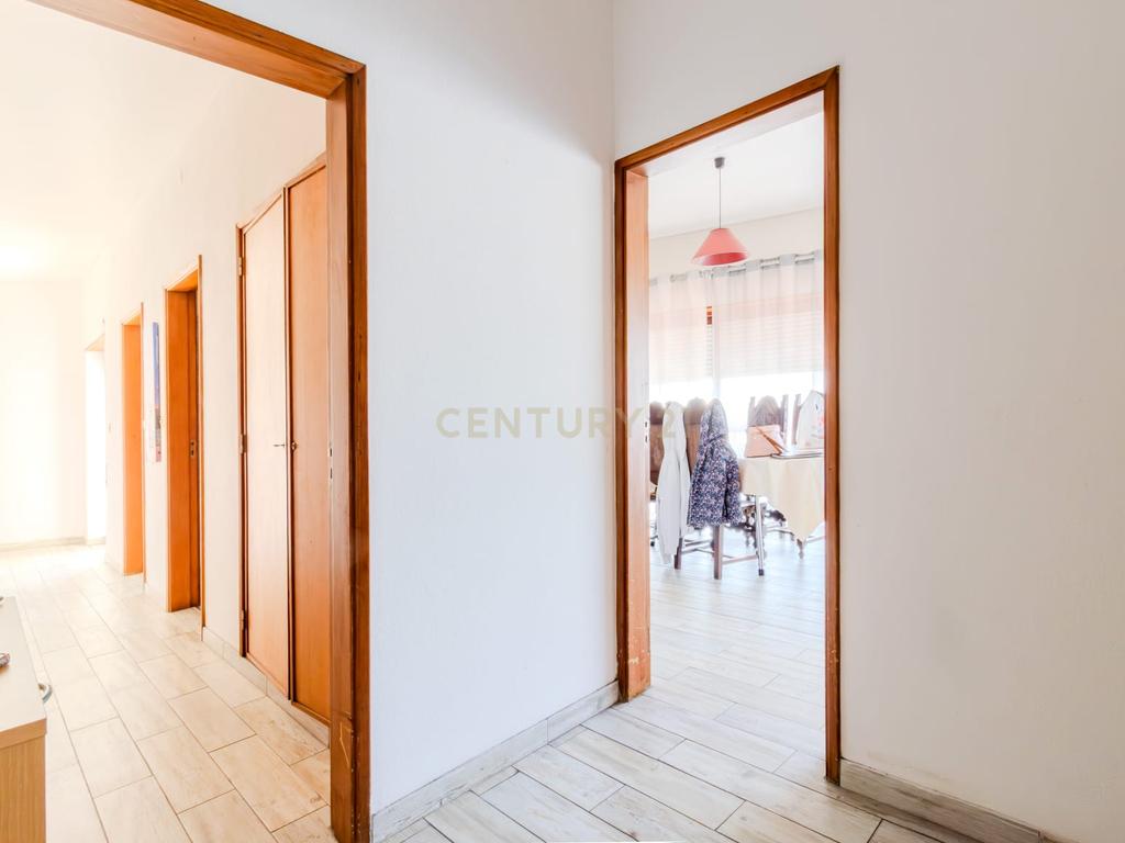 Moradia T3 + T1 + Espaço Comercial – Oportunidade Única no Centro da Vieira de Leiria - Image 37
