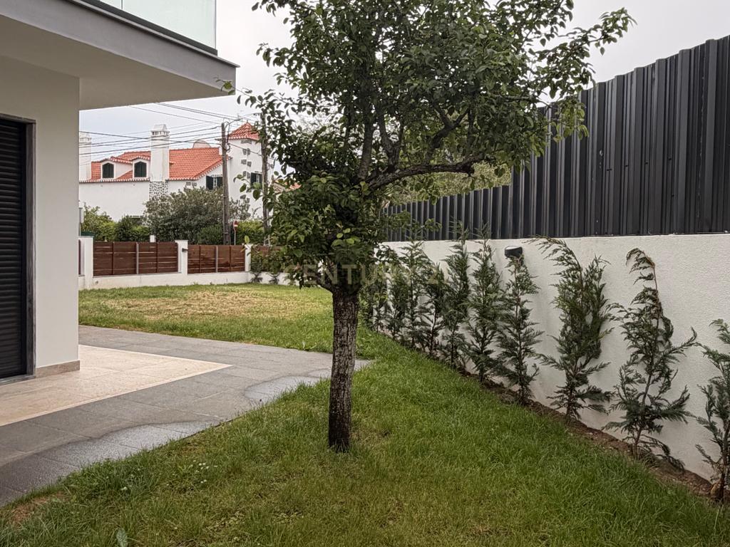 Moradia com 3 quartos e sótão - Image 6