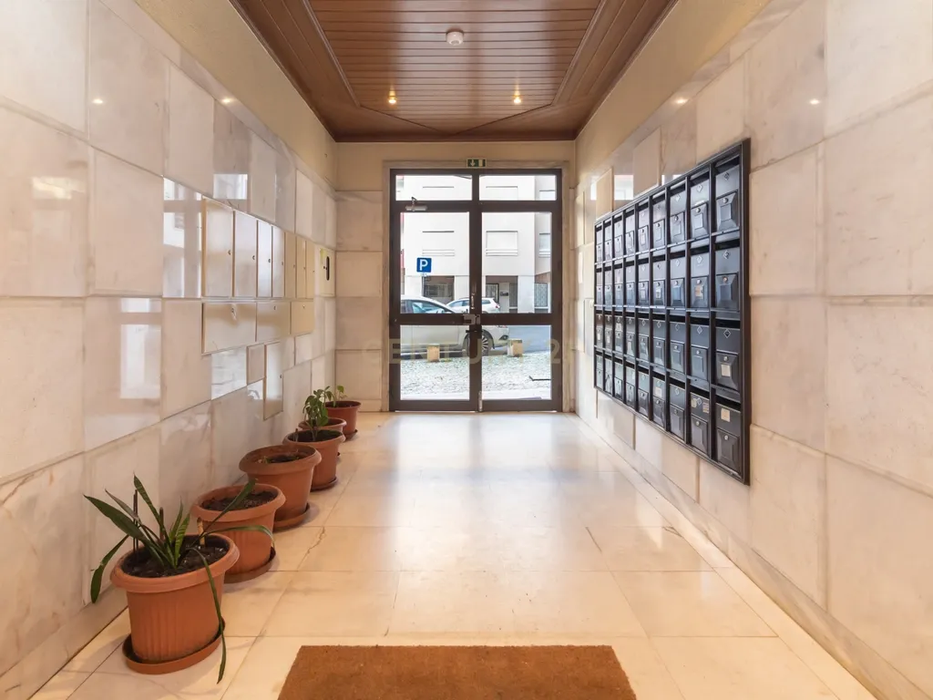 Viva com conforto no coração de Setúbal – Excelente Apartamento T3 nos Pinheirinhos - Image 5