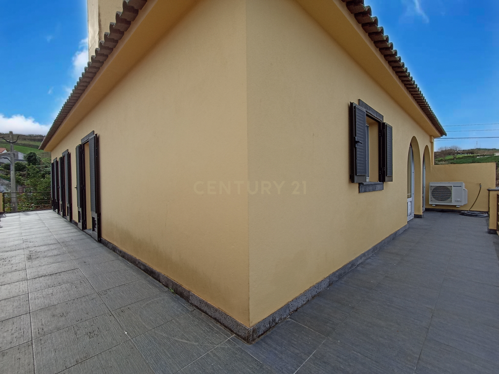 Moradia T4 com Vista Mar | Ajuda da Bretanha | São Miguel - Image 53