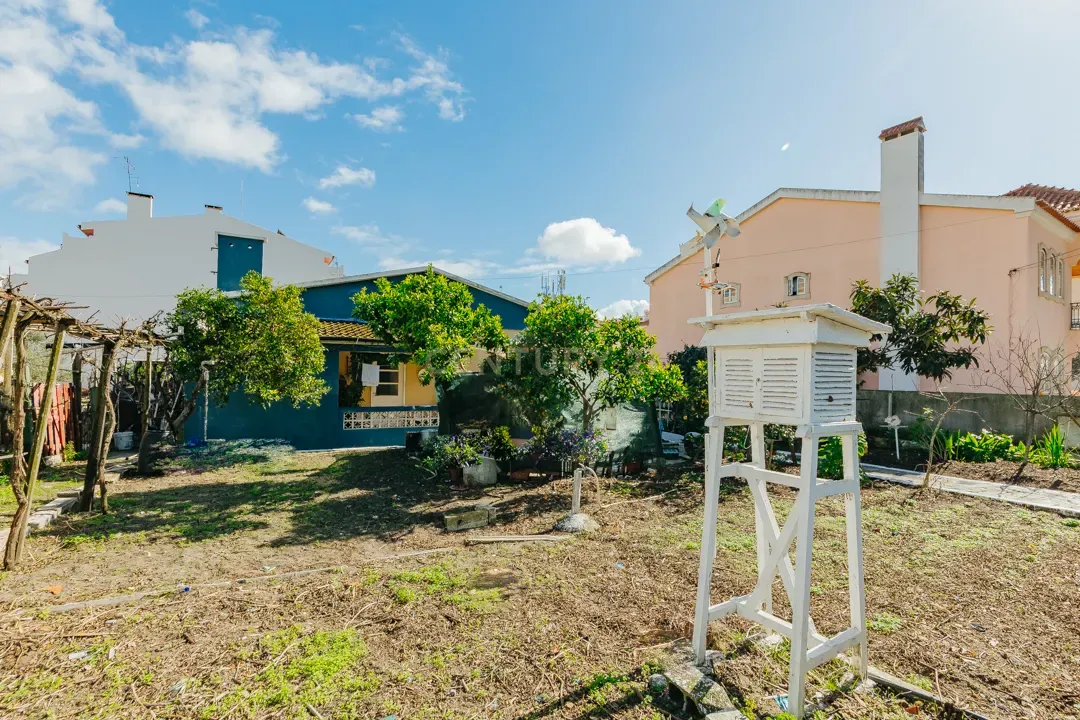 Montijo/Excelente Lote de Terreno com 1056m2 e Moradias para Remodelacao. - Image 4