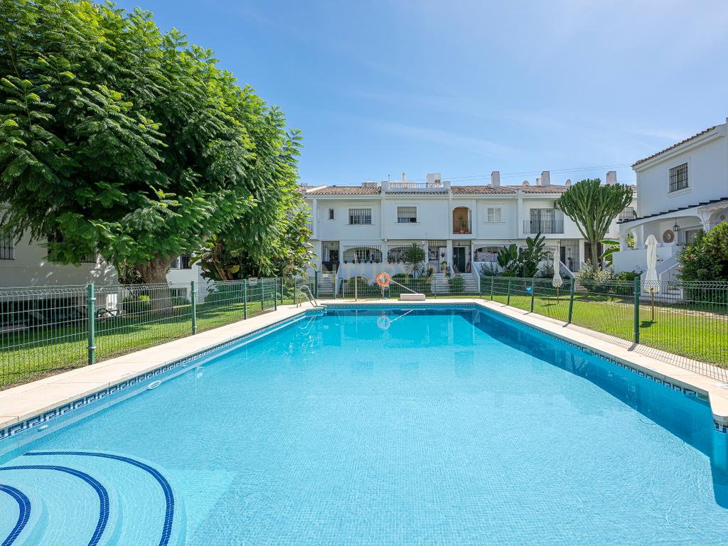 Moradia geminada no Conjunto San Javier Elegância, conforto e espaços para desfrutar -Nueva Andalucia–Marbella    - Image 18