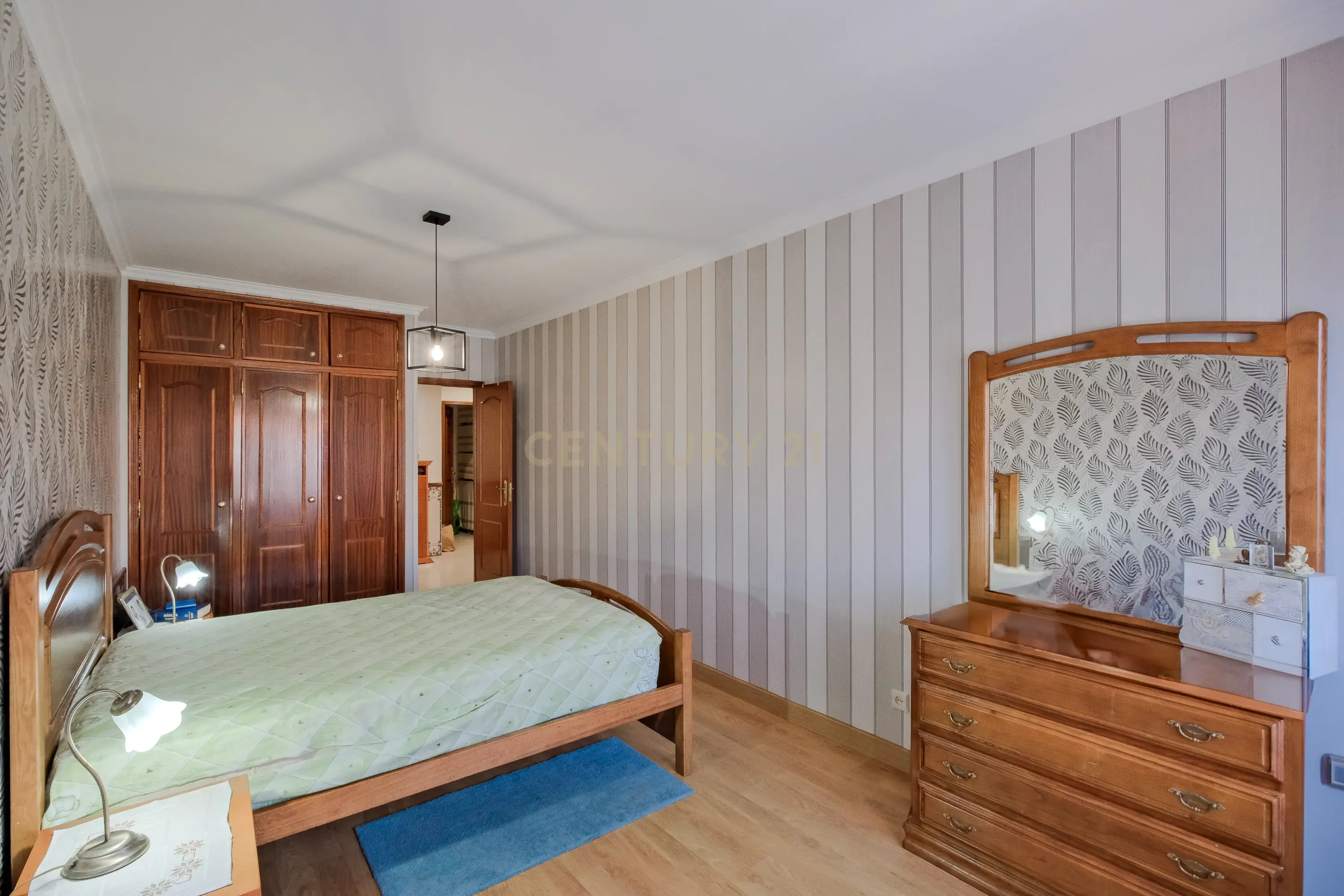 Duplex em Lisboa, Sintra: Espaço e Conforto com Vista Serra Sintra - Image 13
