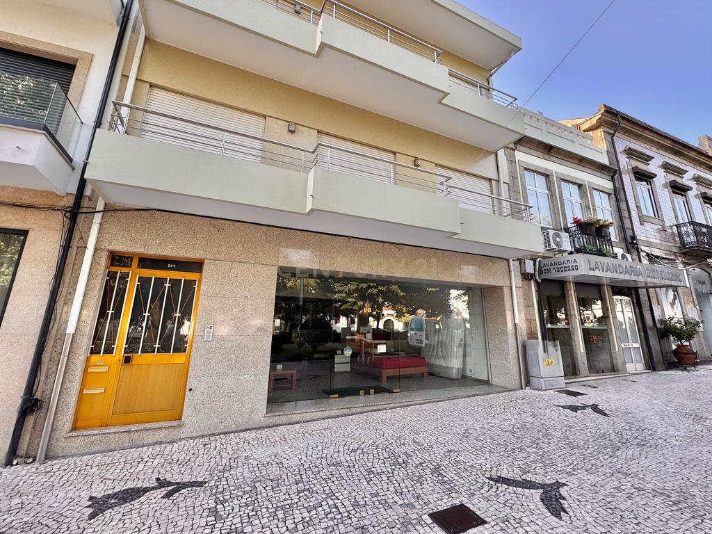 Loja com 250m2 no coração da cidade de Santo Tirso  - Image 22