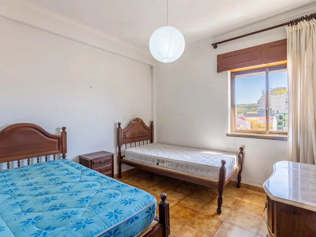 Apartamento T2 com garagem na Costa da Caparica - Image 17