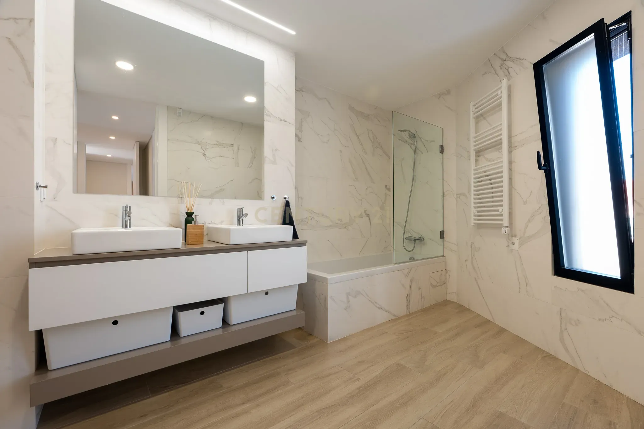 Apartamento T3+1 duplex, com terraço e estacionamento, no centro da cidade de Torres Vedras - Image 31