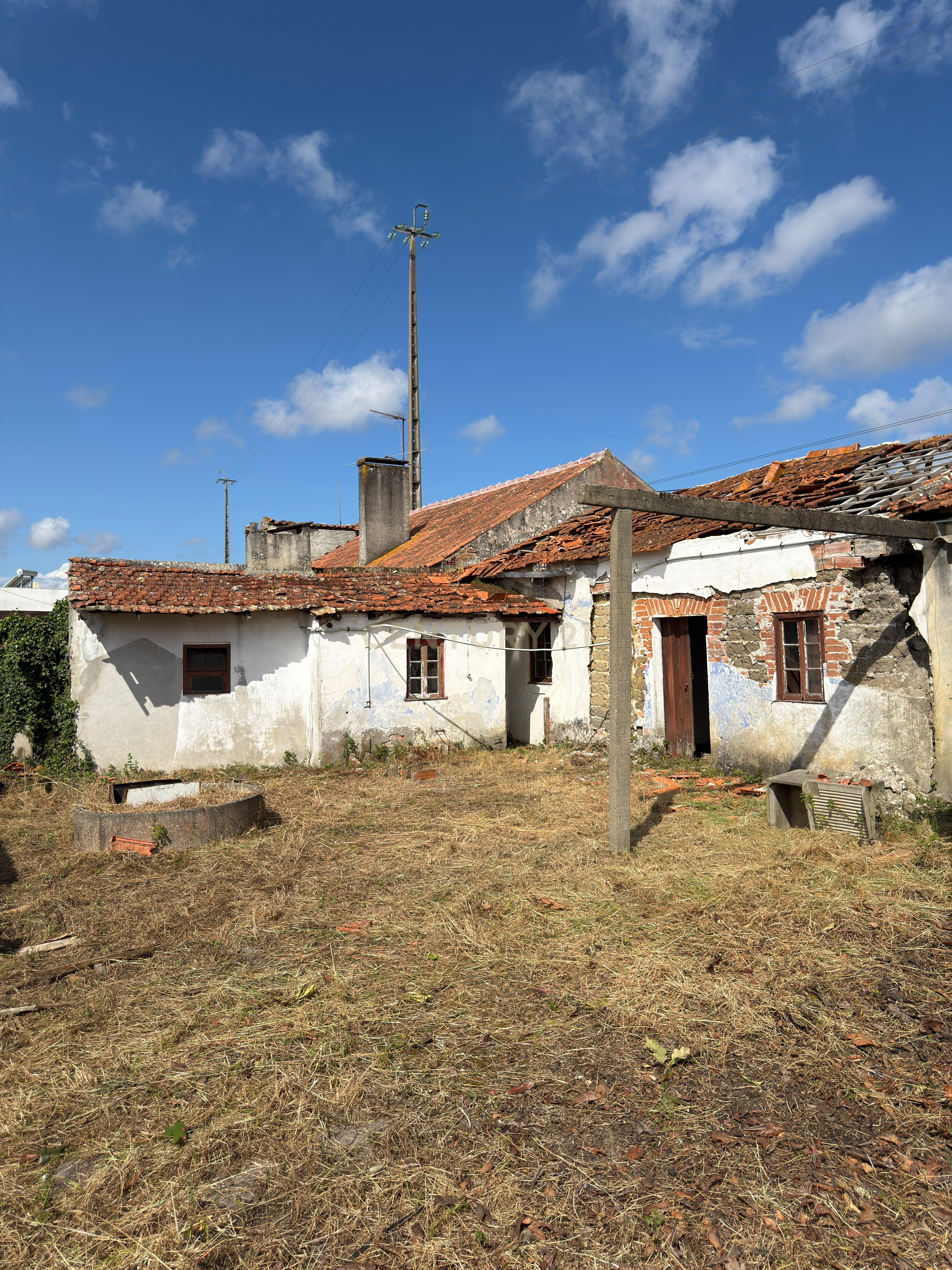 Fotografia 12 de Moradia T7 com Enorme Potencial em Lote Total de 5.611 m²
