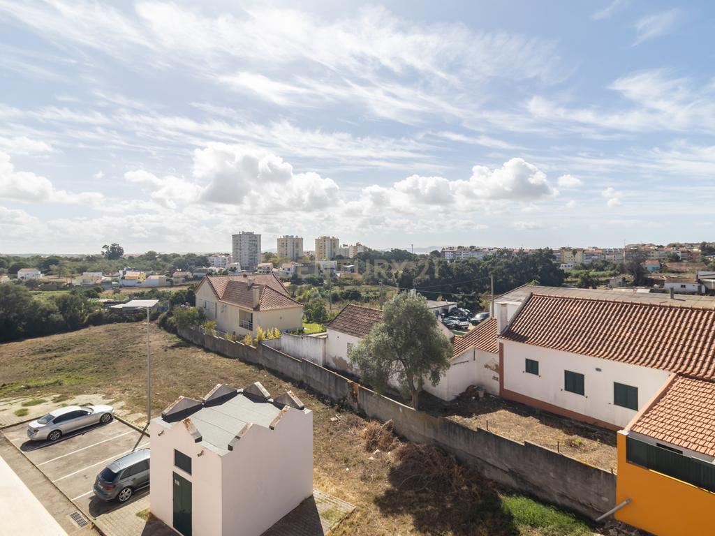 Apartamento T2 com Parqueamento, Elevador, Pronto a Habitar – Uma Oportunidade a Não Perder - Image 34