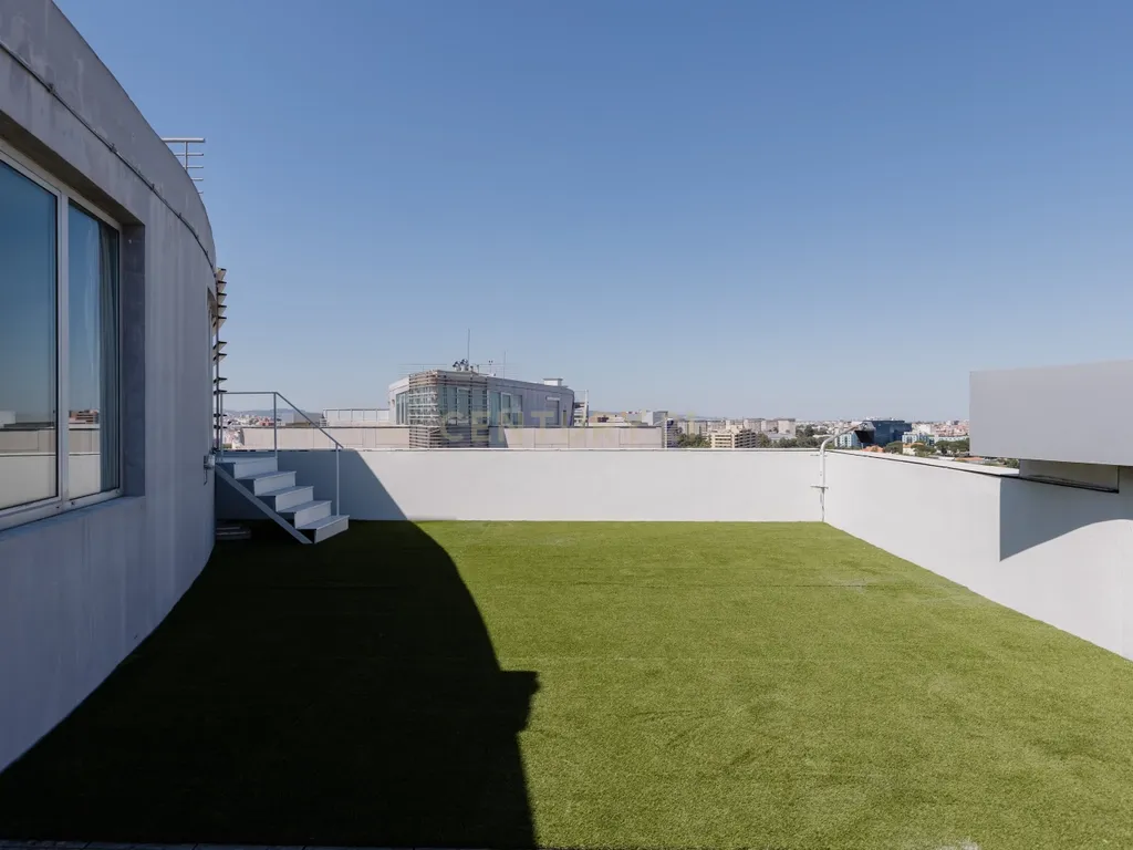 Penthouse com Vista Panorâmica sobre Lisboa e Monsanto | Campolide - Image 16