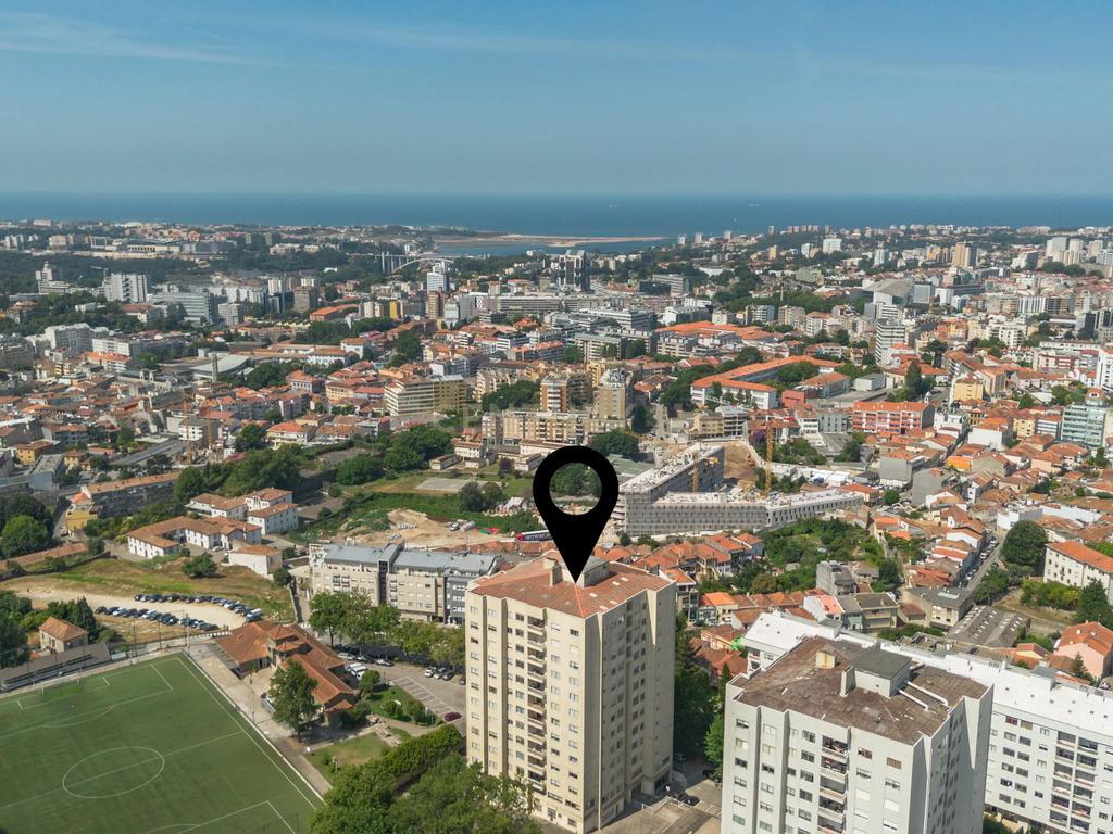 Excelente T4 transformado em T3 com Garagem no Coração do Porto - Image 3
