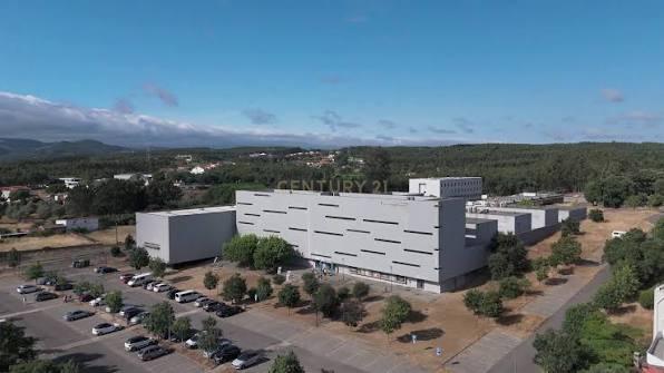 Moradia T5 no centro de Rio Maior — a dois passos da Loja do Cidadão - Image 26