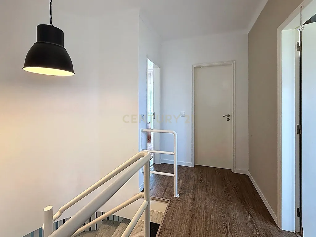 Moradia isolada e terreno com projeto aprovado para 4 moradias a 5 minutos da Nazaré - Image 29