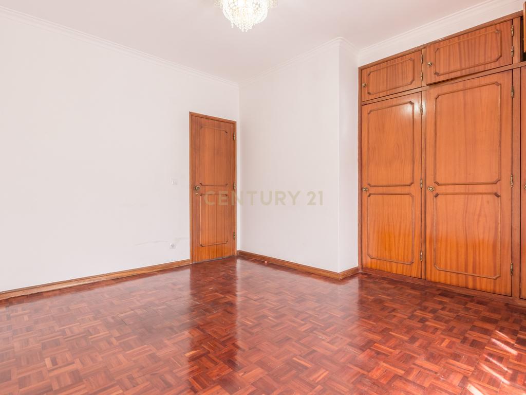 Moradia T3 + 1 em Vale Milhaços - Corroios  com Garagem  - Image 16