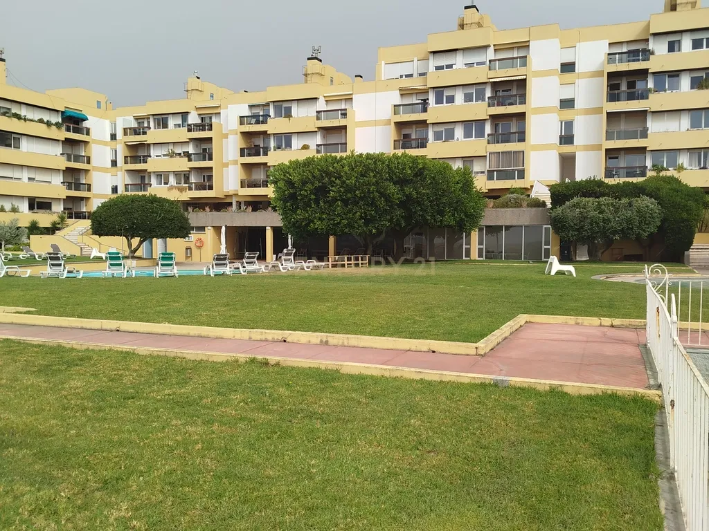 Apartamento T2 Mobilado com Vista Mar e parqueamento 1 carro - Image 33