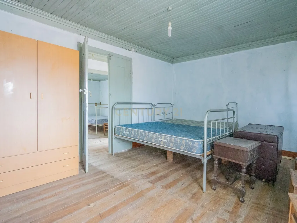 Moradia T3 para recuperar com terreno a 1,5km do centro de Vila Nova de Poiares - Image 14