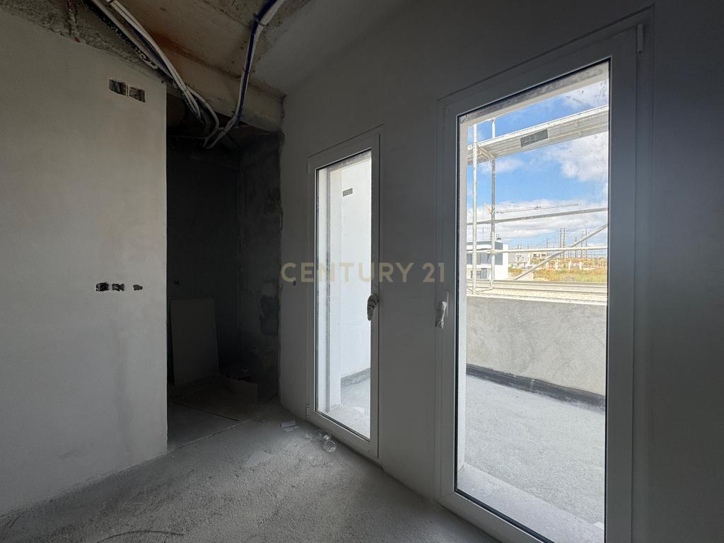 Moradia T4 contemporânea NOVA com 3 pisos em Trajouce, São Domingos de Rana, Cascais - Image 12