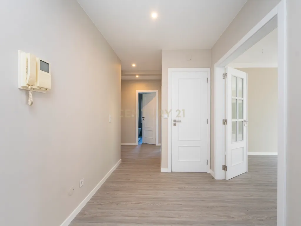 Apartamento Remodelado com Vista Mar na Ericeira, lugar de parqueamento - Image 36