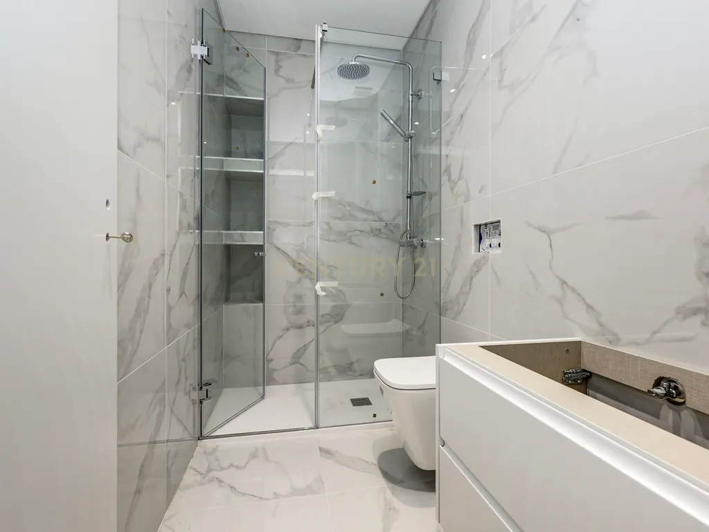 Viva o privilégio do Tejo: T3 Duplex exclusivo no coração de Santa Iria de Azóia! - Image 6