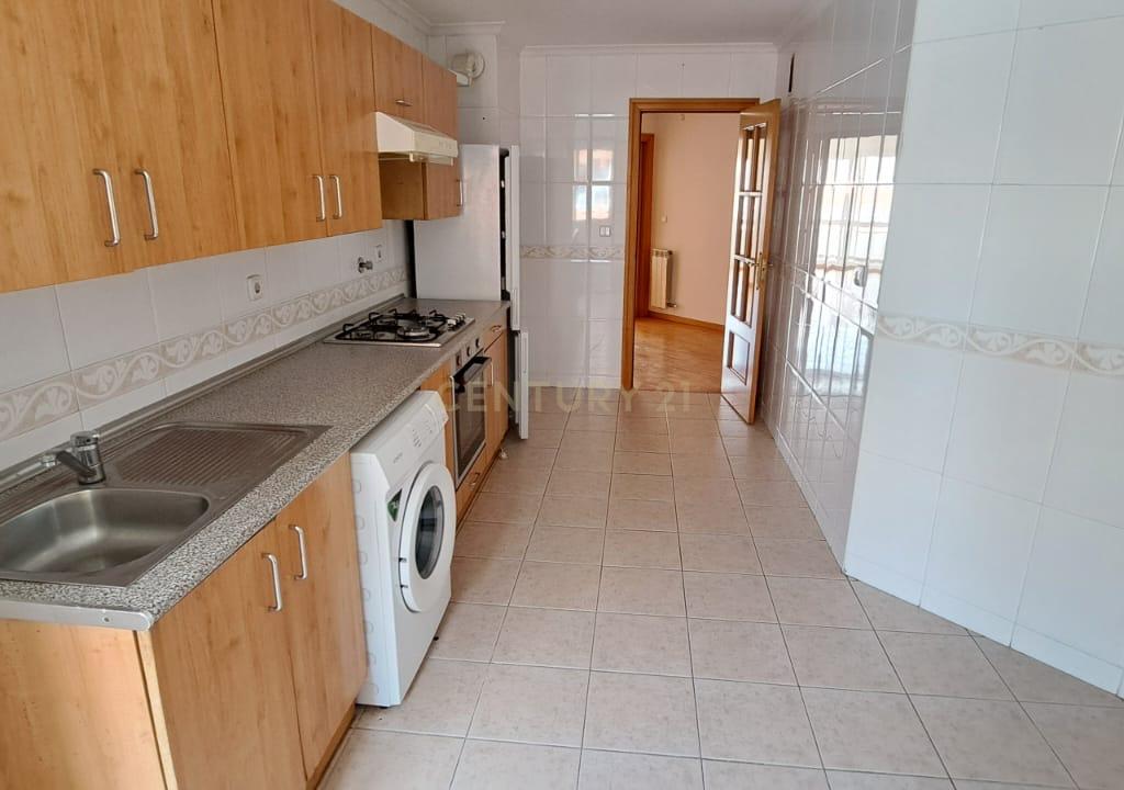 Apartamento T3 com 142m2 e lugar de garagem em Alhos Vedros - Image 6