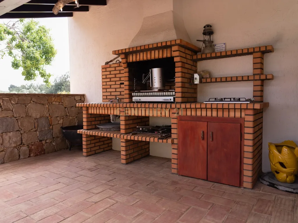 Propriedade com três habitações, piscina aquecida e sauna, num terreno de 10.000 m² - Image 120