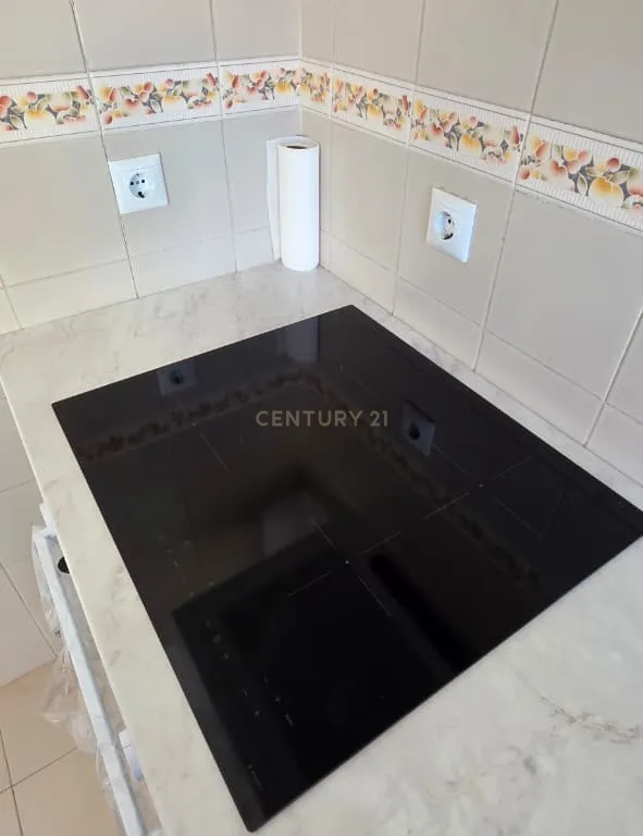 Arrenda-se apartamento T2 para 2º Andar com Elevador em Peniche edifício Berlenga. Se procura uma zona - Image 22