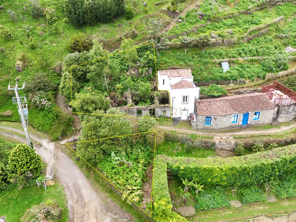 Ruína com Terreno na Zona do Sanguinho – Faial da Terra, Povoação - Image 8