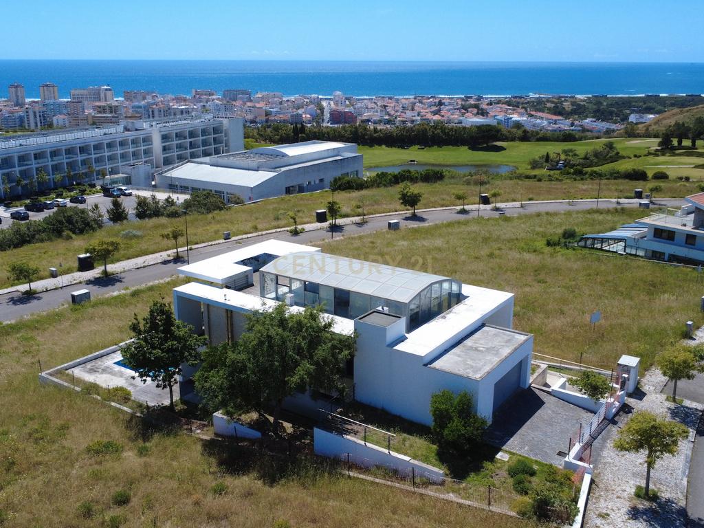 Moradia de Arquitetura Contemporânea na Aldeia dos Capuchos, Vista Mar, Rio e Cidade, com Garagem, Elevador, Piscina e Cobertura com Vista Panorâmica 360º. - Image 29